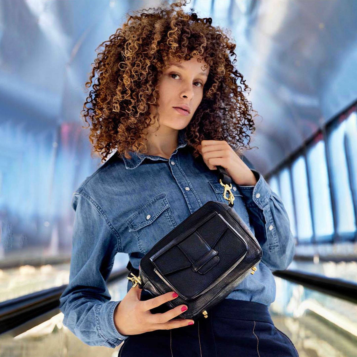 Cisco black, camera bag cuir noir cousu main à Paris