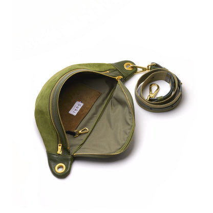 Sac banane cuir vert forêt, fermeture YKK — Suki Paris